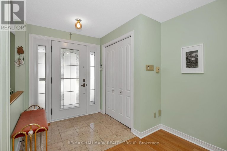 28845636/1725-autumn-ridge-drive/chapel-hill/ottawa/ontario/K1C6Z1_5