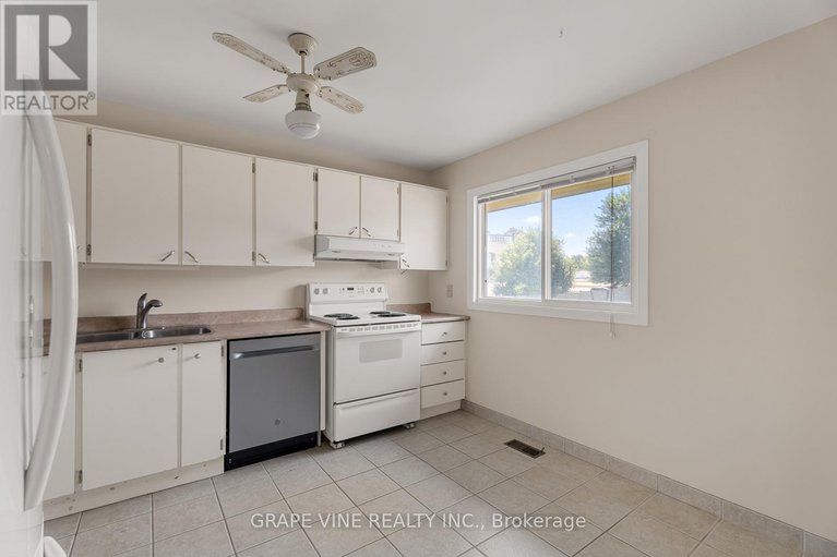 28628810/31-2671-pimlico-crescent/emerald-woodssawmill-creek/ottawa/ontario/K1T2A6_7