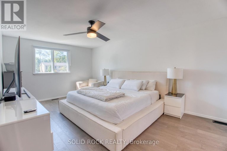 28874945/13-weatherwood-crescent/pineglencountry-place/ottawa/ontario/K2E7C5_14