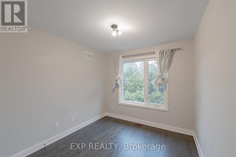29241575/14-camil-street/castle-heightsrideau-high/ottawa/ontario/K1K0X1_32