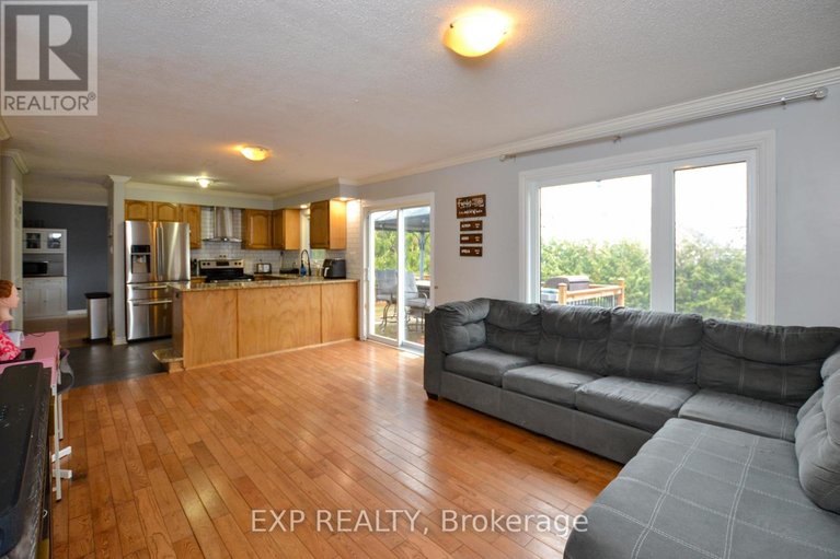 29617820/965-belvedere-avenue/town-of-rockland/clarence-rockland/ontario/K4K1H3_5