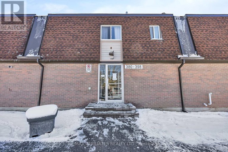 28512908/67-392-garden-glen-private/meadowlandscrestview/ottawa/ontario/K2G1E4_1