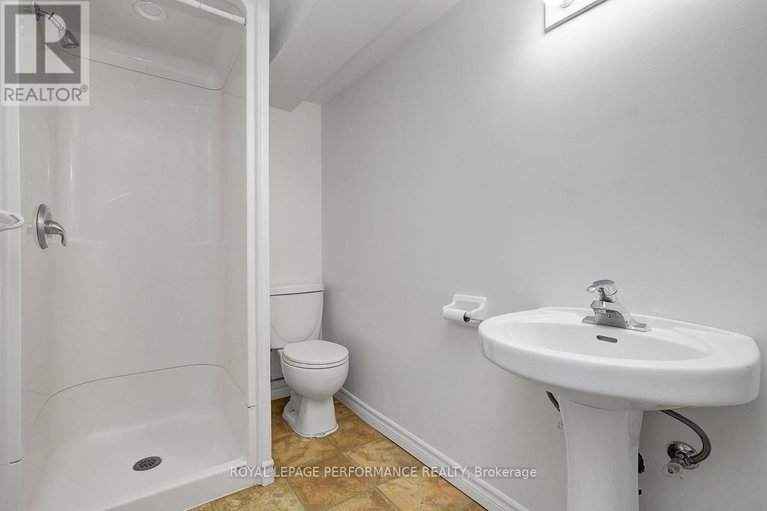 29066591/741-eastvale-drive/beacon-hill-north/ottawa/ontario/K1J6Z8_36