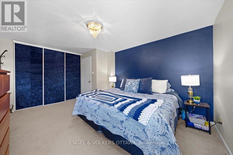 29422354/a-1753-lamoureux-drive/queenswood-heights-south/ottawa/ontario/K1E2N3_22