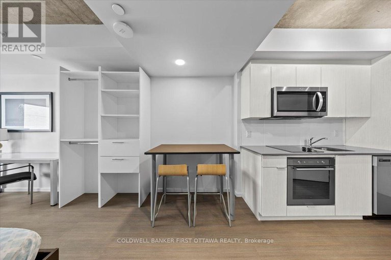 29441462/2308-105-champagne-avenue-s/west-centre-town/ottawa/ontario/K1S4P3_11