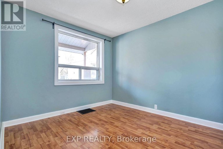 28899221/566-kirkwood-avenue/westborohampton-park/ottawa/ontario/K1Z5X4_9