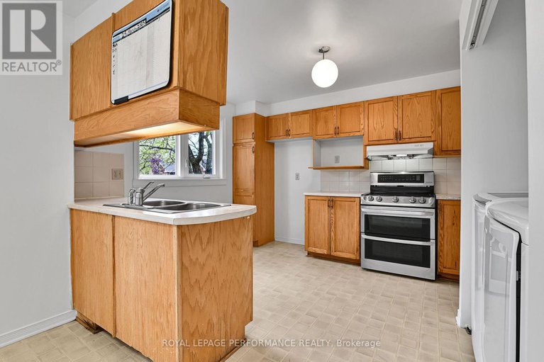 28371665/17-1838-summerfields-crescent/chapel-hill/ottawa/ontario/K1C7B7_16