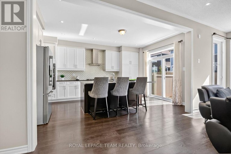 29099076/939-whimbrel-way/half-moon-bay/ottawa/ontario/K2J6C5_14