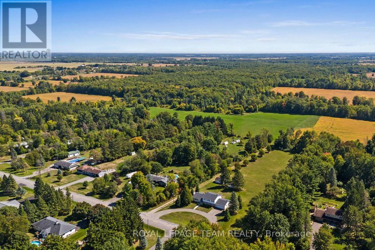 28889906/1640-century-road-e/manotick-south-to-roger-stevens/ottawa/ontario/K0A2E0_49