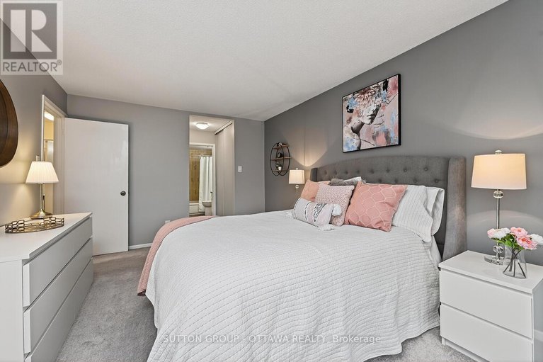 29116675/1-bayside-private/mooneys-bayriverside-park/ottawa/ontario/K1V9R3_16