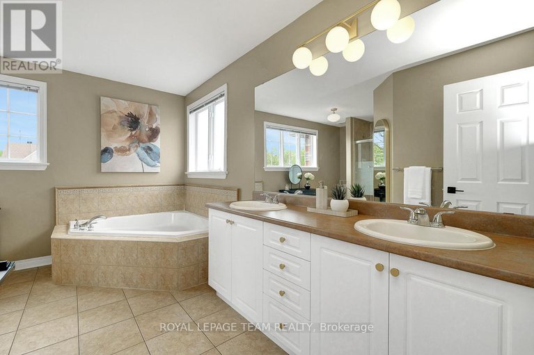 29357378/118-oakfield-crescent/longfields/ottawa/ontario/K2J5H6_28