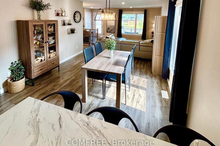 28488844/208-filion-street/embrun/russell/ontario/K0A1W0_11