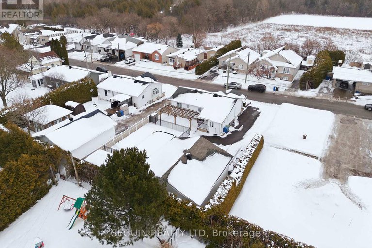 28998190/114-stanley-avenue/vankleek-hill/champlain/ontario/K0B1R0_46