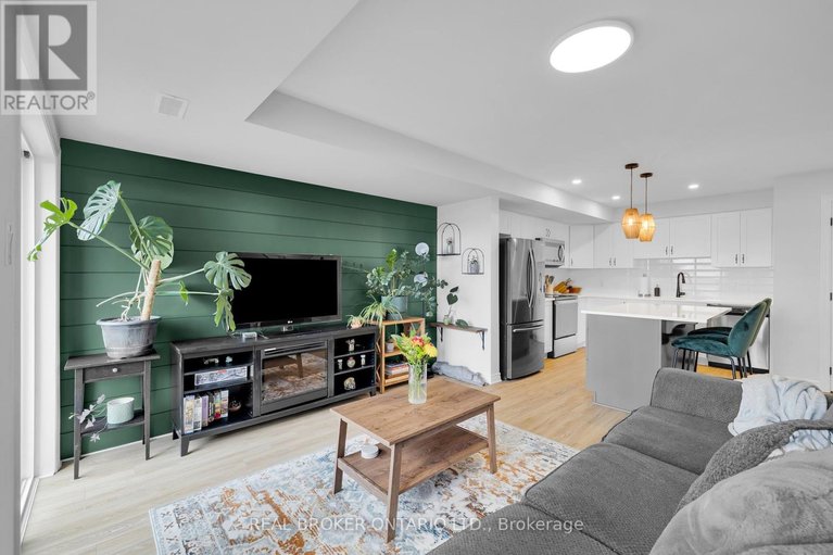 29642314/405-pilot-private/emerald-meadowstrailwest/ottawa/ontario/K2V0S3_8