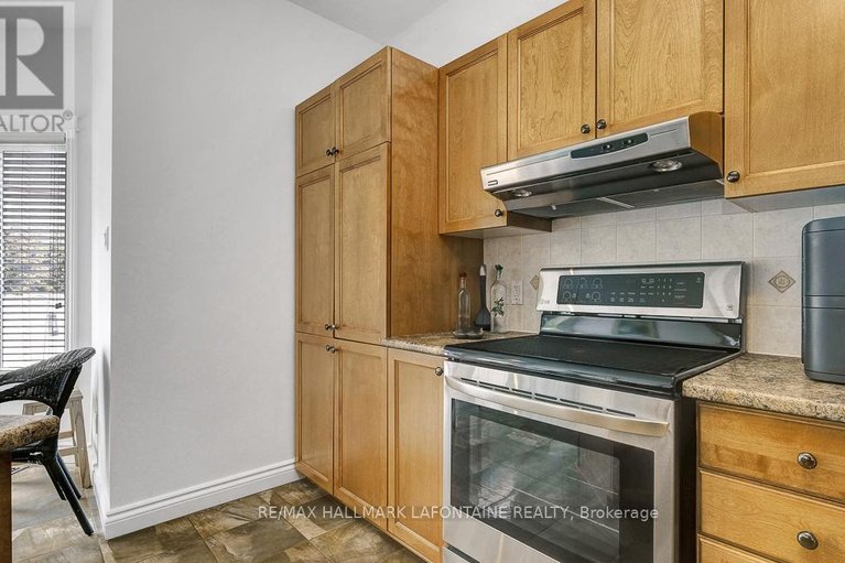 29570539/315-rustic-hills-crescent/springridgeeast-village/ottawa/ontario/K4A5A8_15