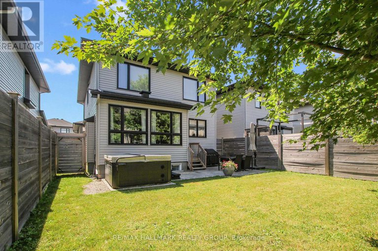 28564030/88-palfrey-way/emerald-meadowstrailwest/ottawa/ontario/K2S1E7_32