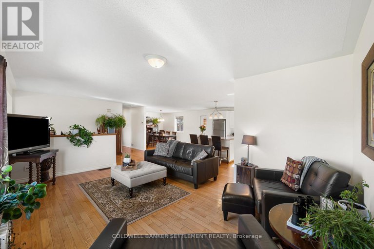 29002354/261-thomson-road/drummond-n-elmsley-drummond-twp/drummondnorth-elmsley/ontario/K7H0L9_12