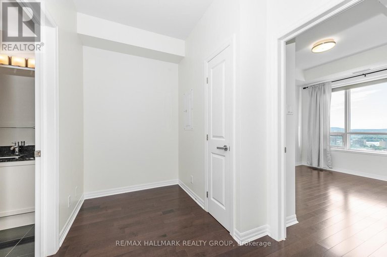 28537362/ph1-2702-242-rideau-street/sandy-hill/ottawa/ontario/K1N0B7_27