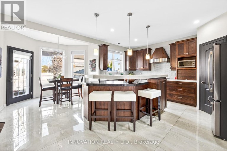 29496021/540-pine-vista-drive/springridgeeast-village/ottawa/ontario/K4A5A7_13