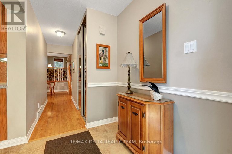 28636834/6383-st-louis-drive/hiawatha-parkconvent-glen/ottawa/ontario/K1C2X9_6