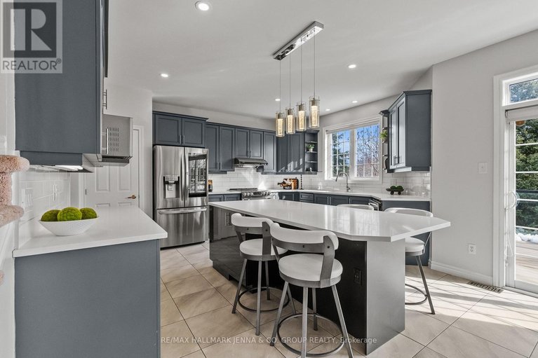 29514784/2649-fallingwater-circle/half-moon-bay/ottawa/ontario/K2J0R6_10