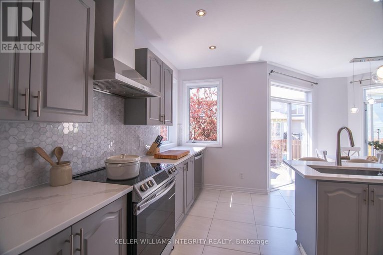 28375407/34-keighley-circle/morgans-grantsouth-march/ottawa/ontario/K2K3H8_15