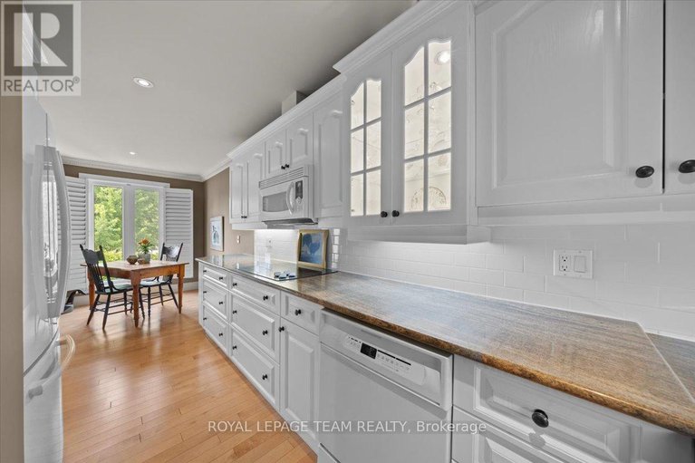 28751213/14-27-forsyth-lane/crystal-beach/ottawa/ontario/K2H9H2_18