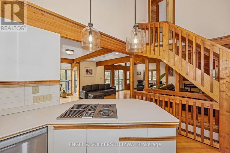 29610476/791-rock-road/north-grenville-twp-kemptville-south/north-grenville/ontario/K0G1S0_9