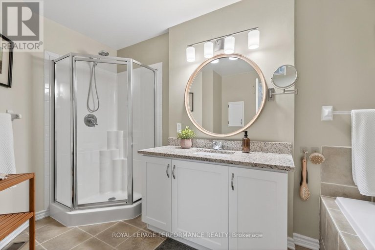 29474752/229-saddlesmith-circle/emerald-meadowstrailwest/ottawa/ontario/K2M2Z1_23