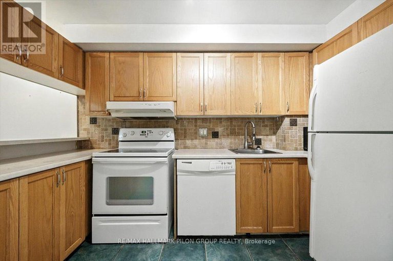 29180737/a-6748-jeanne-darc-boulevard/convent-glen-north/ottawa/ontario/K1C6E9_3