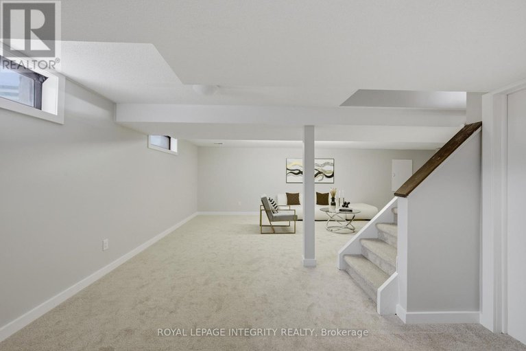 29430420/8-smugglers-court/arlington-woods/ottawa/ontario/K2H7Y7_39