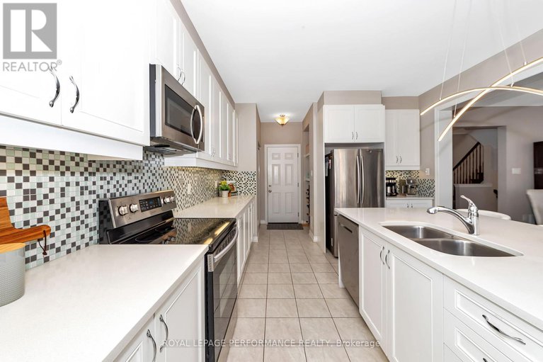 28871185/16-sweetbay-circle/stittsville-north/ottawa/ontario/K2S0W8_8