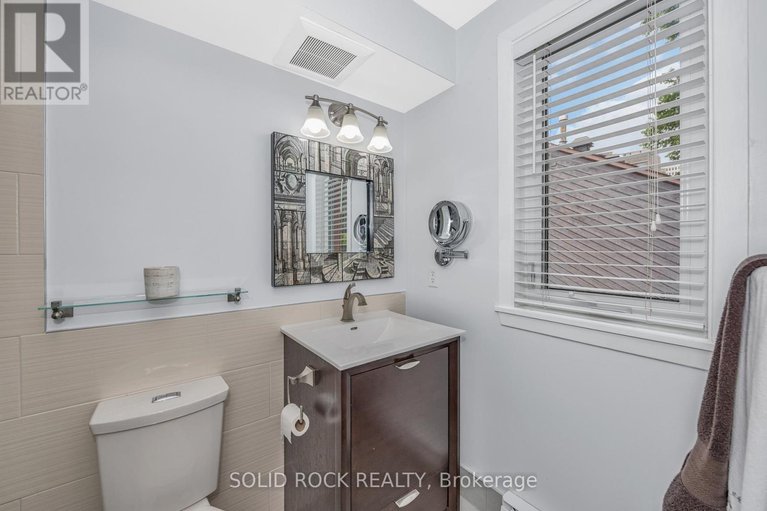 28469437/302-939-north-river-road/overbrook/ottawa/ontario/K1K3V2_14