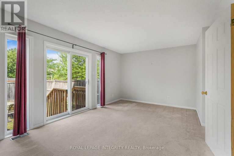 28812430/111-arcola-private/overbrookcastle-heights/ottawa/ontario/K1K4W9_5