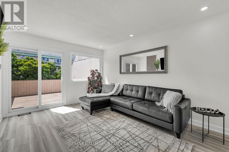 28594235/213-booth-street/west-centre-town/ottawa/ontario/K1R7V4_7