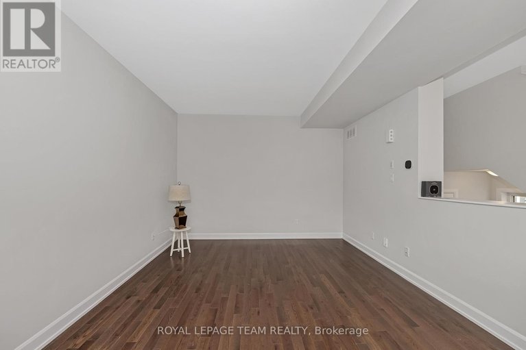 29154468/515-clemency-crescent/heritage-park/ottawa/ontario/K2J6R7_13