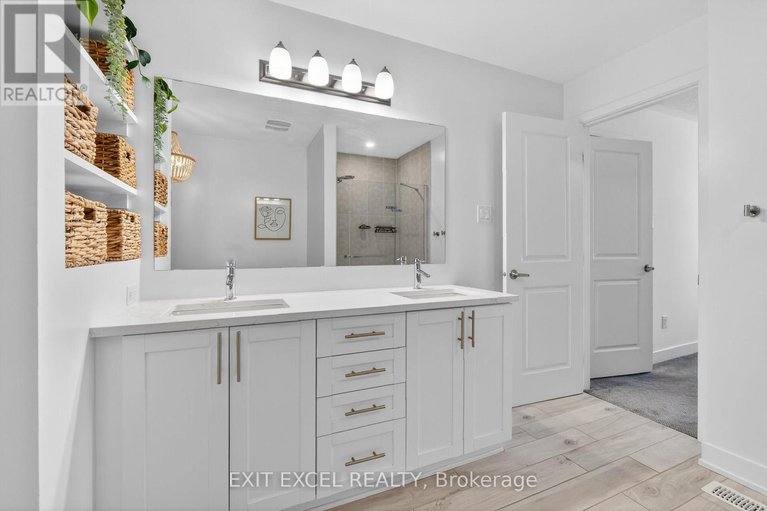 29663651/240-zinnia-way/riverside-southgloucester-glen/ottawa/ontario/K4M0K8_28