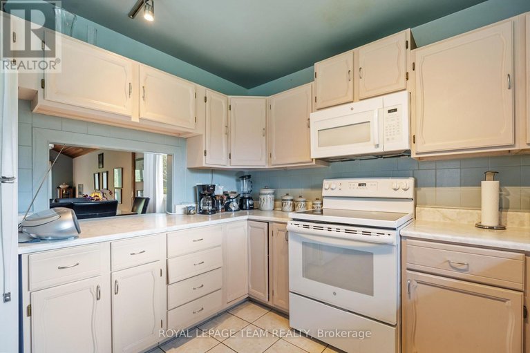 28925100/7268-harnett-road/rideau-twp-s-of-reg-rd-6-w-of-mccordick-rd/ottawa/ontario/K0A2T0_12