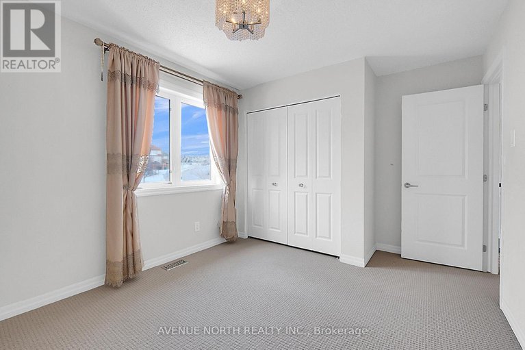 28540961/429-dovehaven-street/mer-bleuebradley-estatesanderson-park/ottawa/ontario/K1W0H2_27