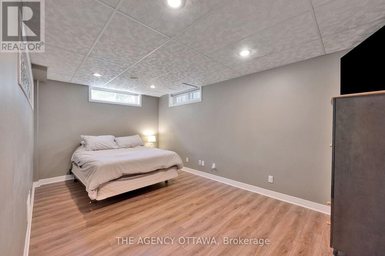 28809011/19-forestglade-crescent/hunt-club-park/ottawa/ontario/K1G5X3_41
