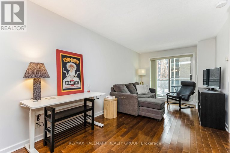 28426381/502-138-somerset-street-w/ottawa-centregolden-triangle/ottawa/ontario/K2P0A3_9