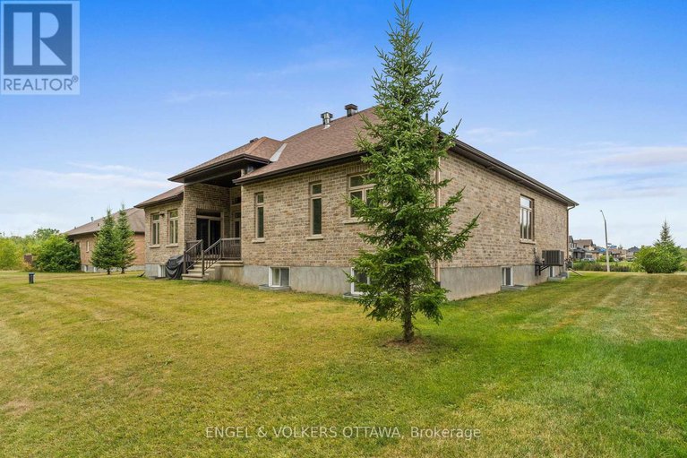 28819198/7510-village-centre-place/osgoode-twp-north-of-reg-rd-6/ottawa/ontario/K4P0C8_44
