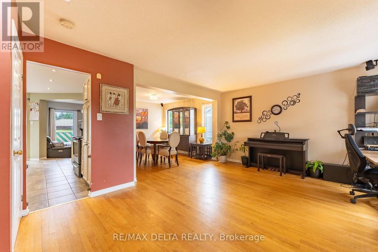 28540257/1610-duplante-avenue/fallingbrookpineridge/ottawa/ontario/K4A4A2_7