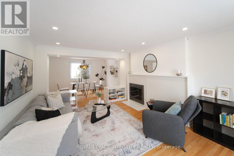 29357510/652-la-verendrye-drive/beacon-hill-north/ottawa/ontario/K1J7X4_4