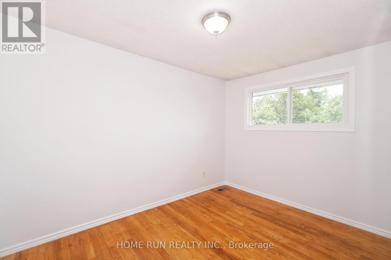 28597038/1292-meadowlands-drive-e/borden-farmstewart-farmcarleton-heightsparkwood-hills/ottawa/ontario/K2E6K5_23