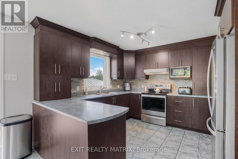 28746056/1526-sandy-hill-road/champlain-twp/champlain/ontario/K6A2R2_12