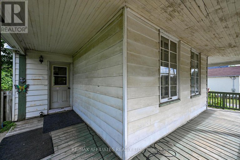 28756533/60-chambers-street/smiths-falls/smiths-falls/ontario/K7A2Y6_8