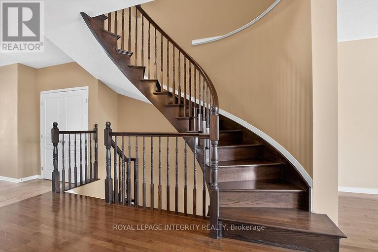 29579806/672-pepperville-crescent-e/emerald-meadowstrailwest/ottawa/ontario/K2M0E4_12