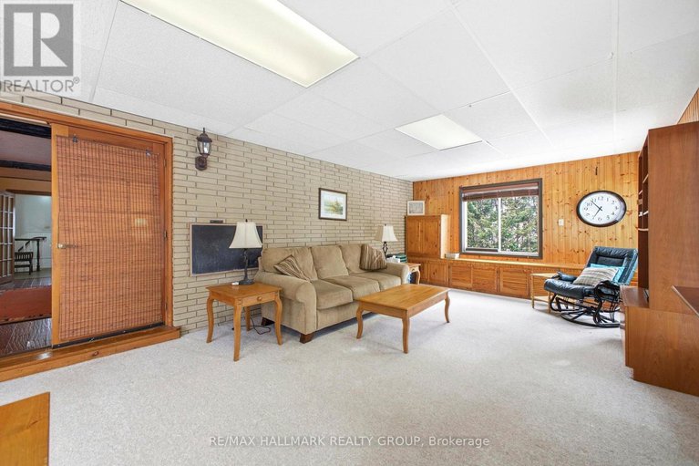 29429780/1572-boyer-road/chapel-hill/ottawa/ontario/K1C1R1_14