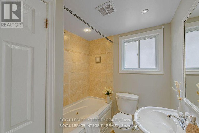 28557939/1695-gage-crescent-n/bel-air-heights/ottawa/ontario/K2C0Z7_21